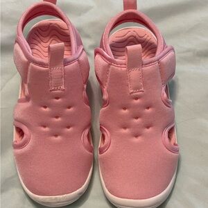 Cat & Jack girl’s sandals-size 11!